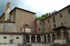 Sargiano: cloître de Saint-François